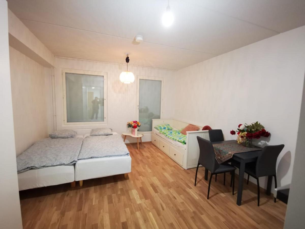 Ruby Studio 5Min To Vantaa Airport And 20Min To Helsinki Center Apartamento Exterior foto