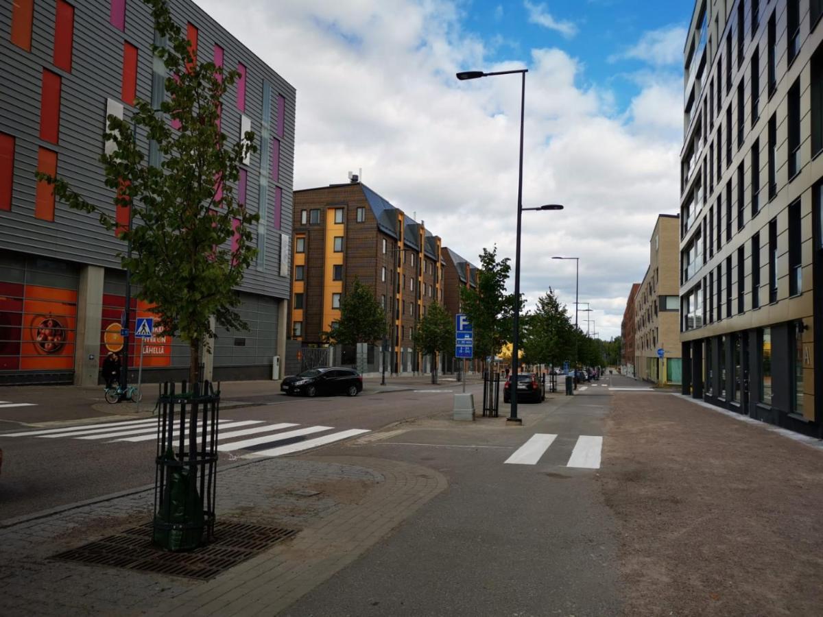 Ruby Studio 5Min To Vantaa Airport And 20Min To Helsinki Center Apartamento Exterior foto